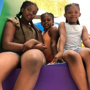 Meet your Posher, Markendy